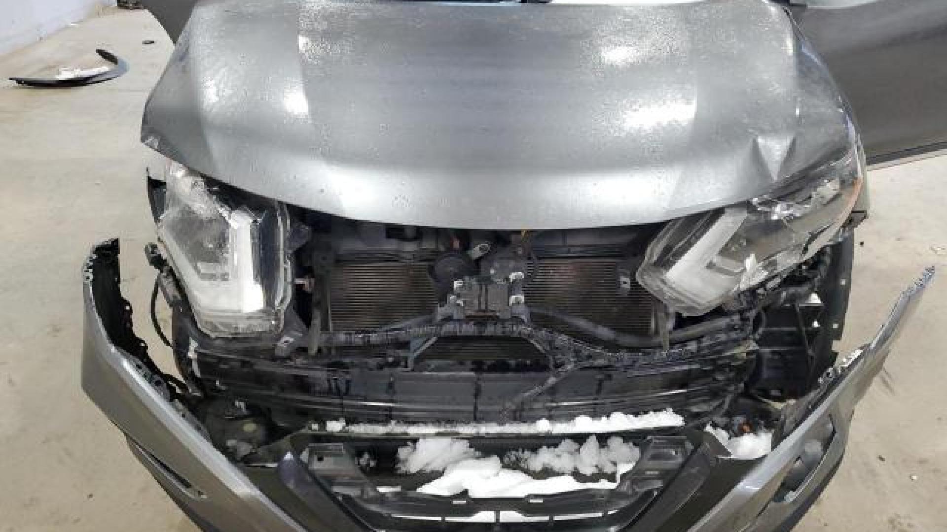 Nissan  - Rogue - 2018 - Grey - 88276025