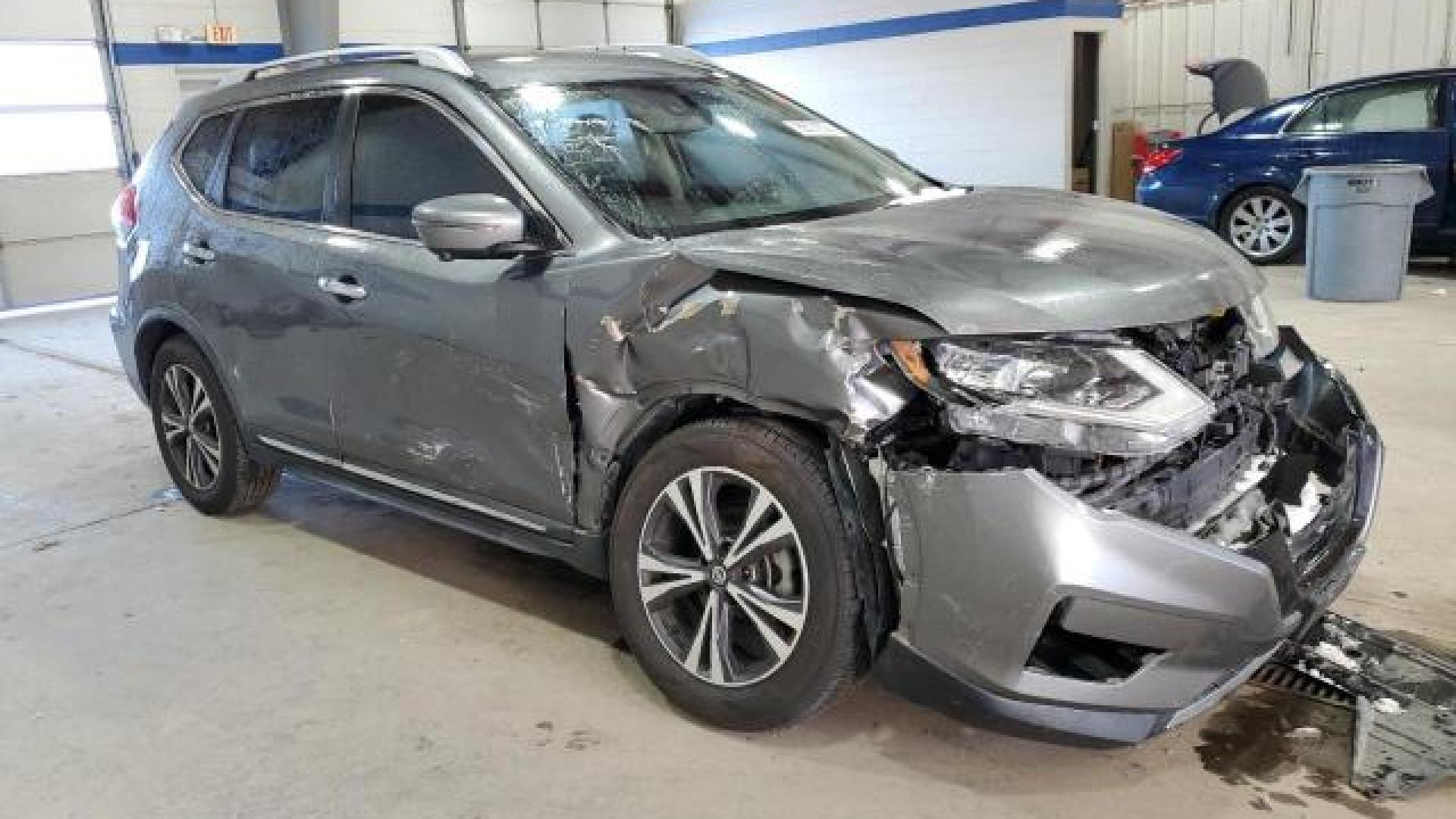 Nissan  - Rogue - 2018 - Grey - 88276025