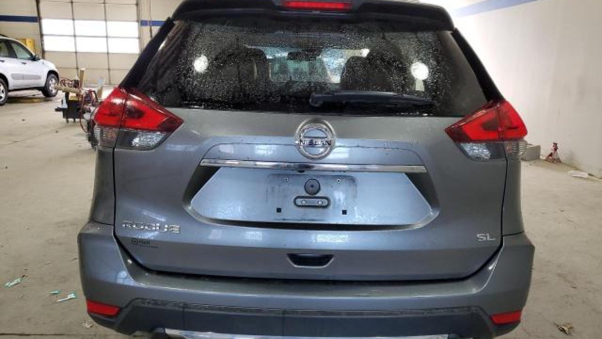 Nissan  - Rogue - 2018 - Grey - 88276025