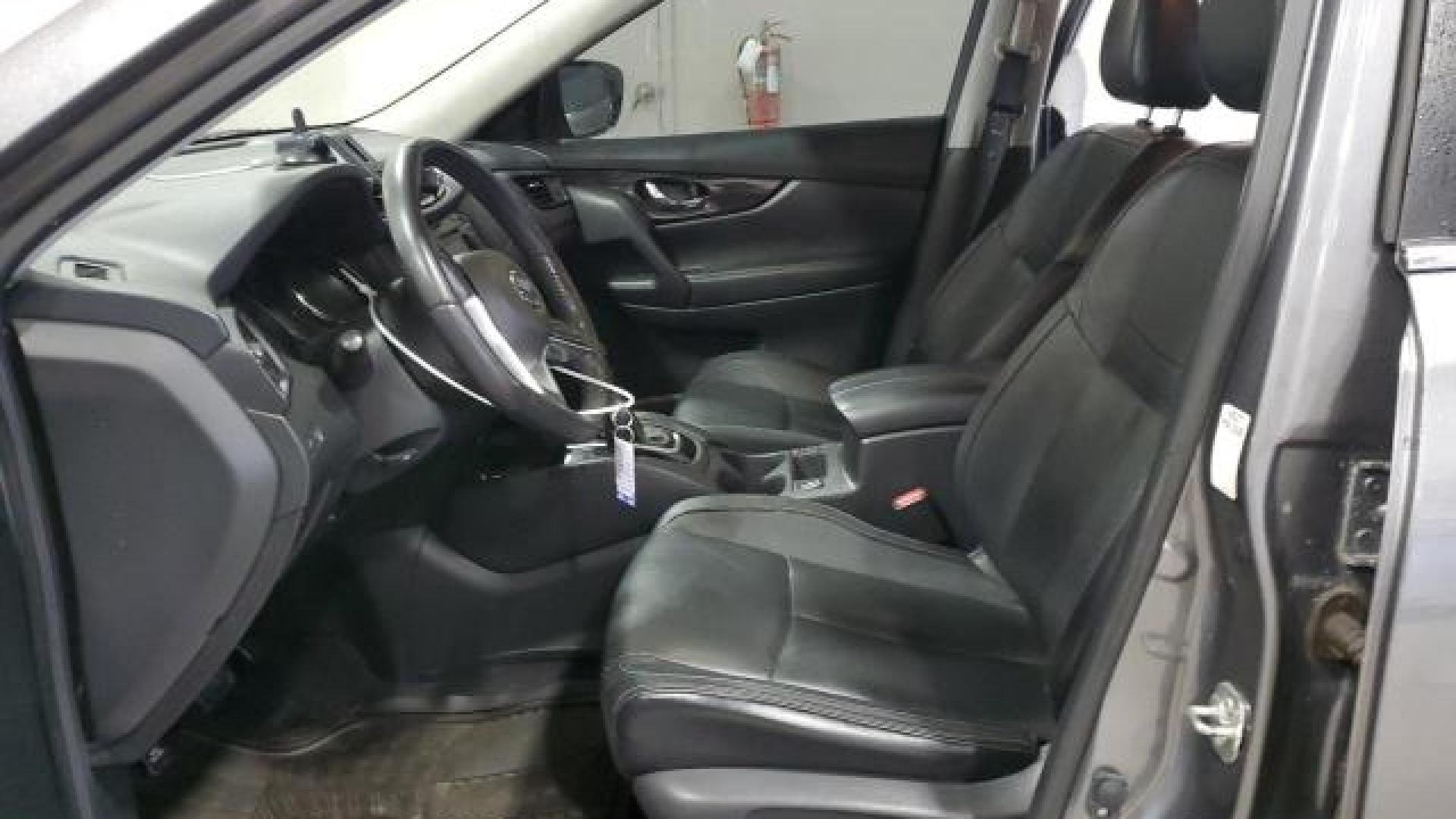 Nissan  - Rogue - 2018 - Grey - 88276025