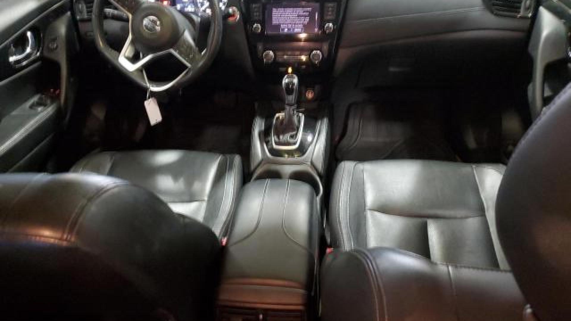 Nissan  - Rogue - 2018 - Grey - 88276025