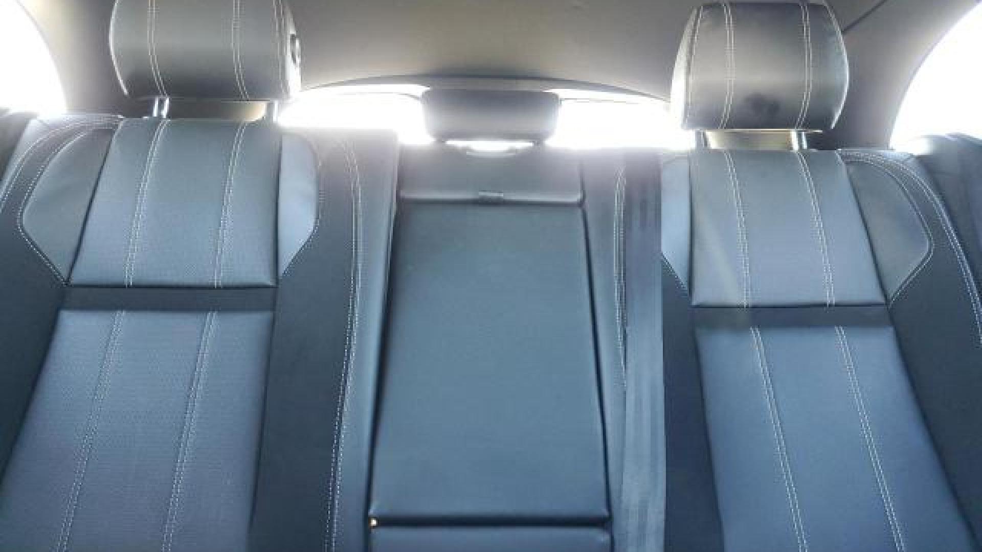 Range Rover - Velar - 2018 - Black - 88702645