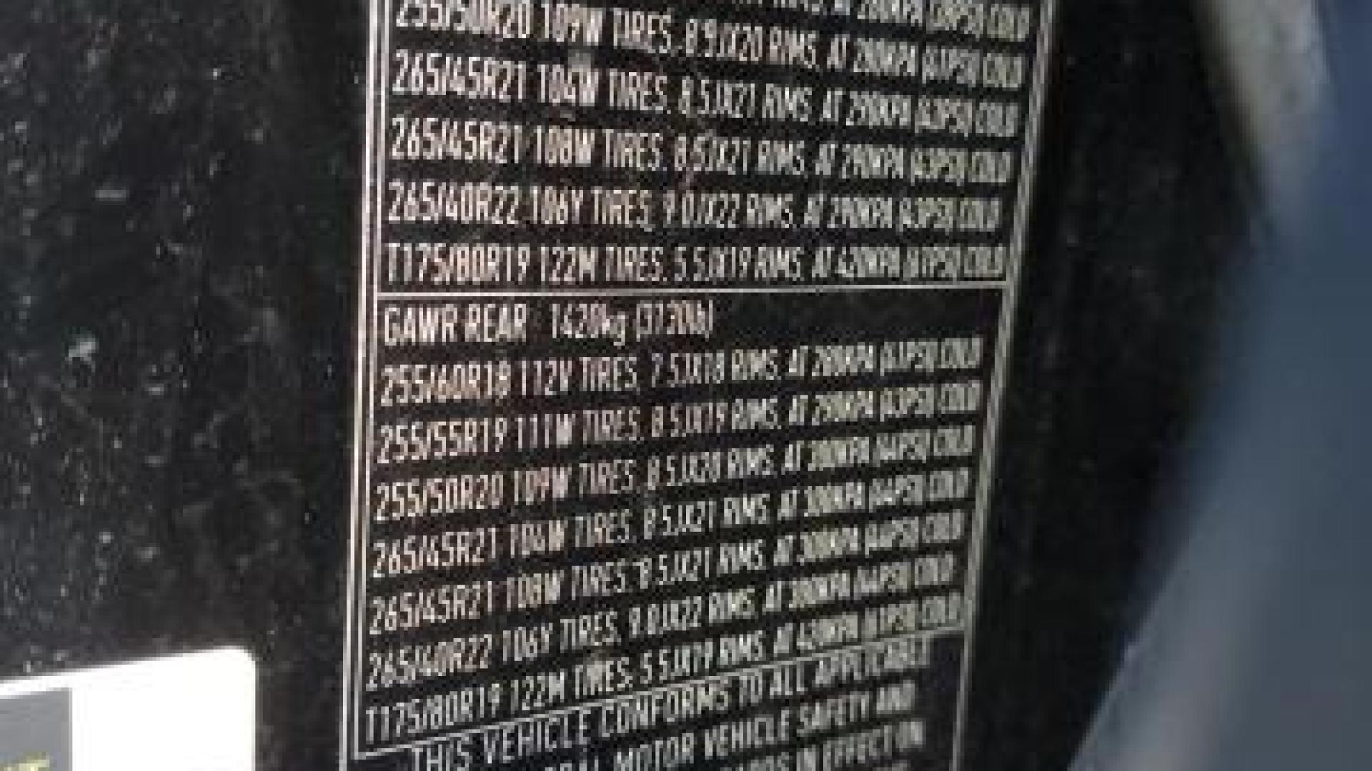 Range Rover - Velar - 2018 - Black - 88702645