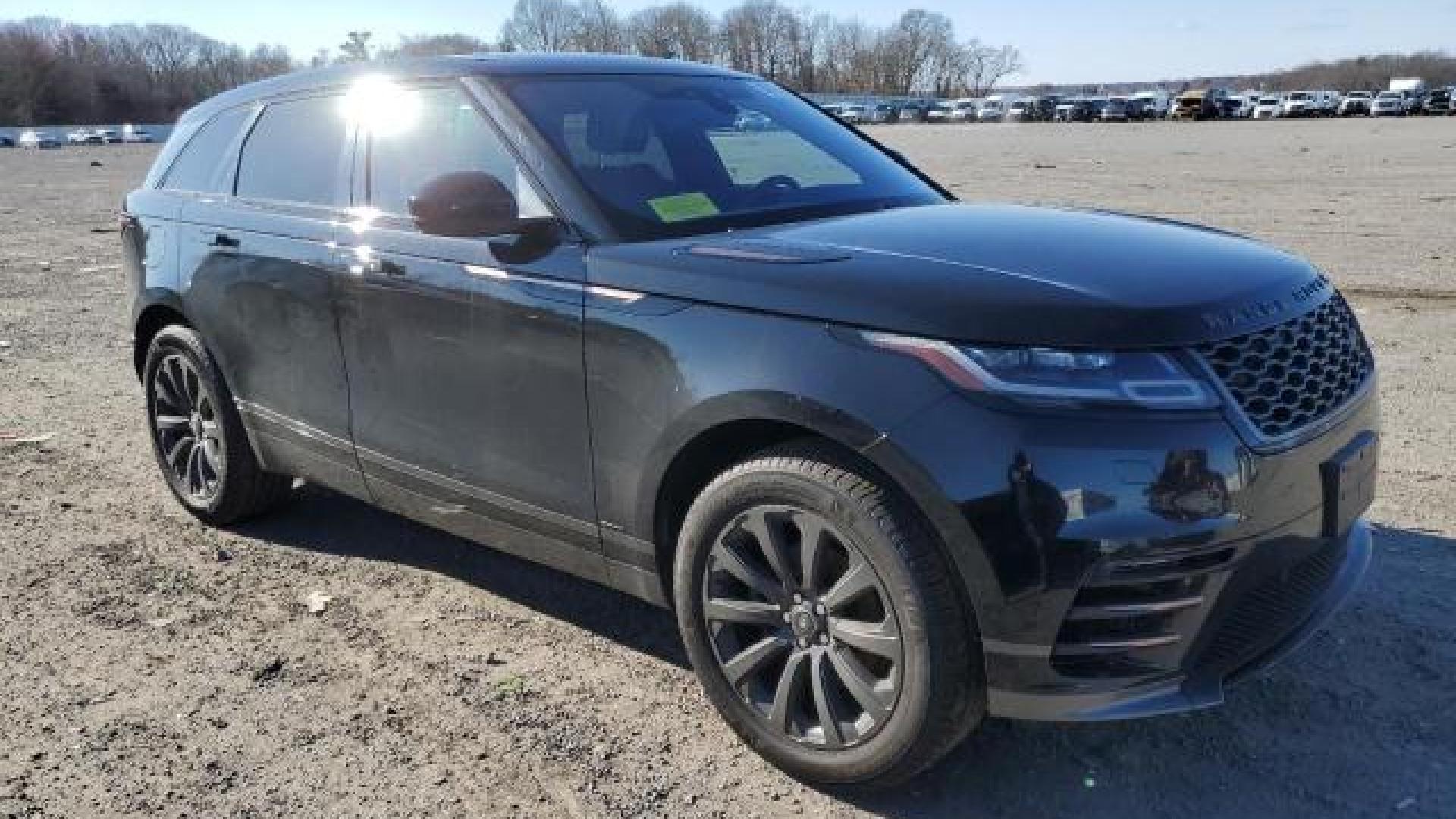 Range Rover - Velar - 2018 - Black - 88702645