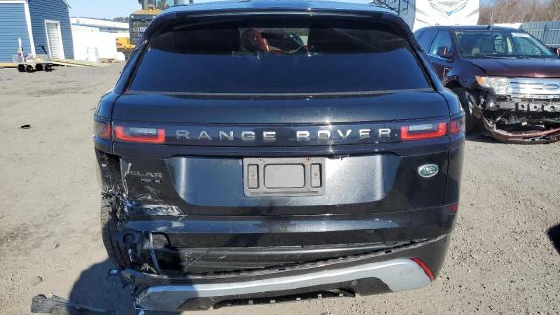 Range Rover - Velar - 2018 - Black - 88702645