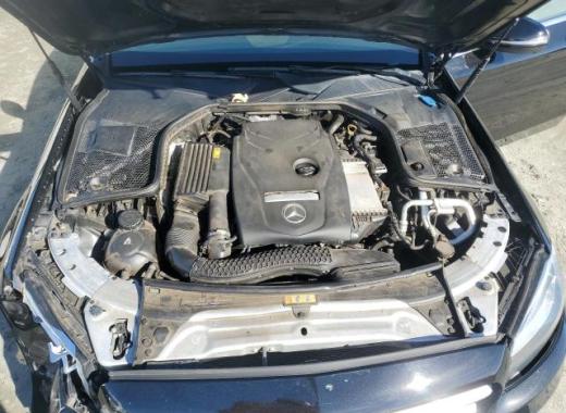 Mercedes - C300 - 2018 - Black - 88864445