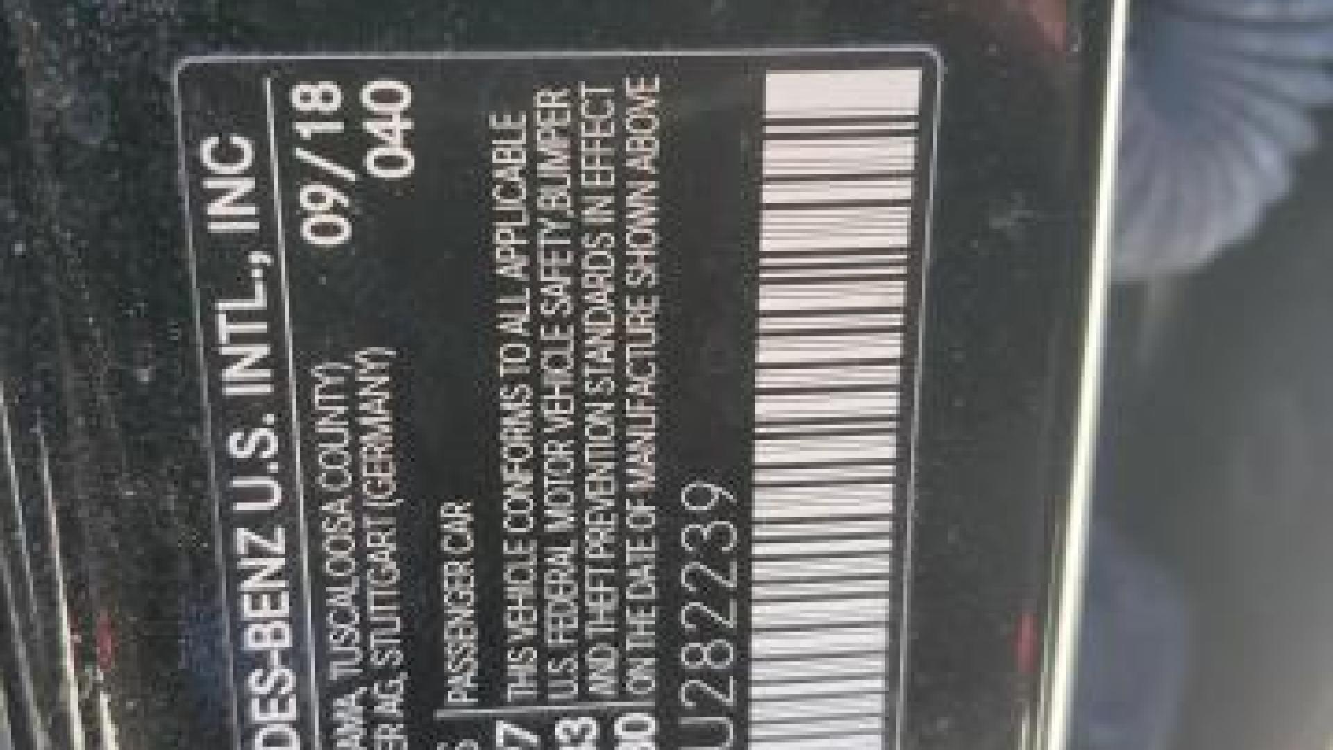 Mercedes - C300 - 2018 - Black - 88864445