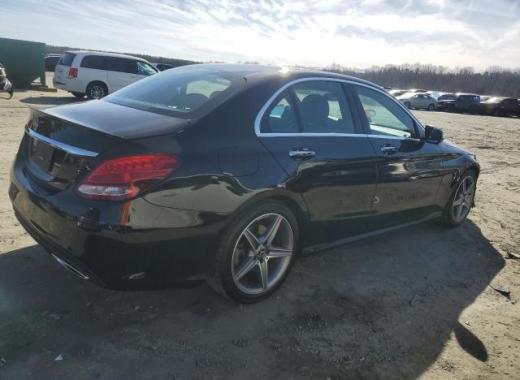 Mercedes - C300 - 2018 - Black - 88864445
