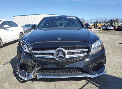 Mercedes - C300 - 2018 - Black - 88864445