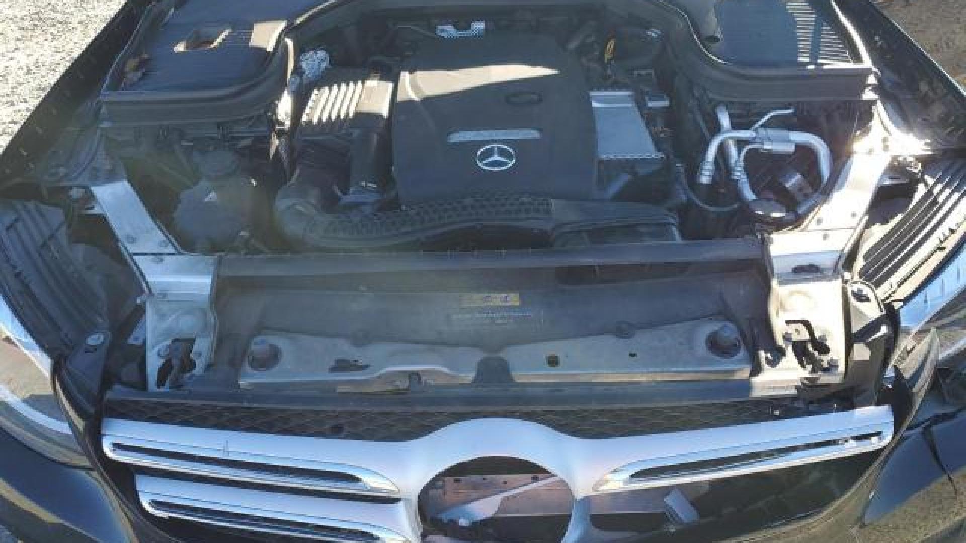 Mercedes - Glc300 - 2017 - Black - 89094415