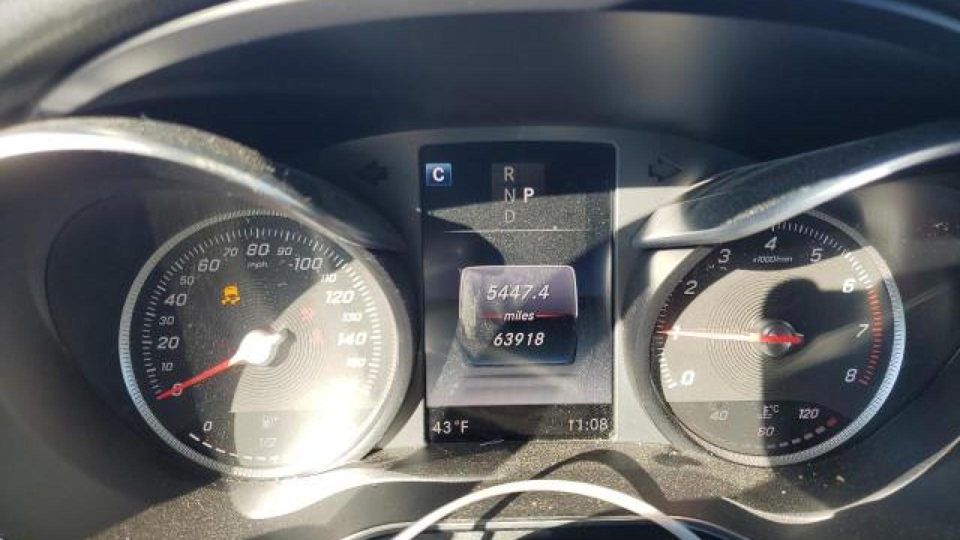 Mercedes - Glc300 - 2017 - Black - 89094415